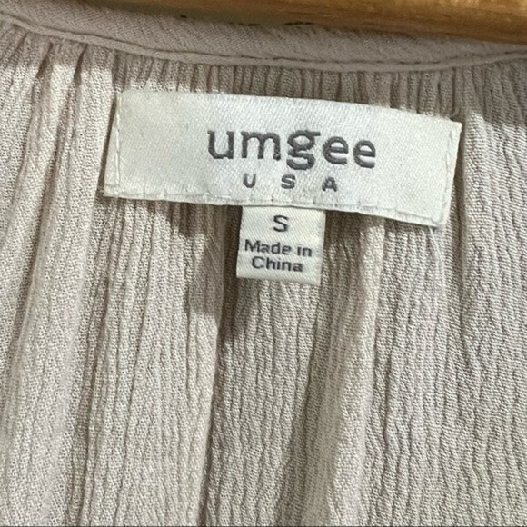 Umgee peasant style Boho tunic blouse white w/ blue embroidery Size S - Picture 6 of 9